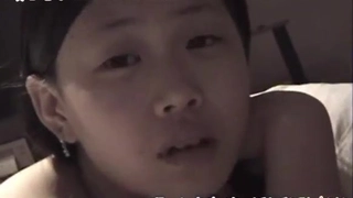 少女在树林里脱光衣服被操