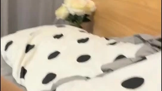 XHAMSTER VIDEO欧美伊人久久久久久久久影院【91沉先生】深夜场嫖娼大师带你操外围，来两个妹子留一个手指扣逼，后入抽插正对脸拍摄抬腿侧入猛操