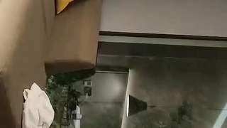 业余少女Lupe沉迷于独奏游戏