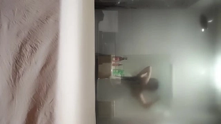 ?? [Uncensored] 你的共享女优，两个骚逼全程露脸被小哥蹂躏，躺在床边被小哥疯狂草嘴深喉，轮草骚穴电钻玩逼