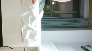 和寡妇房东在做爰HD在线聊的太开心，女神姐姐心甘情愿吞精【陌陌探探过时了！看下面的简阶用它】