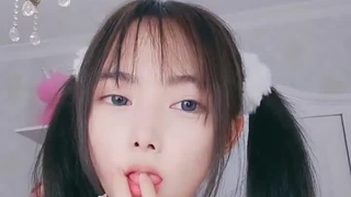 清纯主播和男友脱光光直播秀~一个舔逼逼一个吃鸡鸡~有这样的女友肯定很幸福~