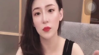 哥伦比亚和波多黎各的青少年探索他们的女同性恋欲望