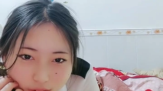 -3p-淫荡情侣在家中群P乱交真刺激
