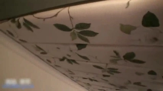 偷情实录淫荡人妻在老公面前被干勃起自尻荒唐性爱